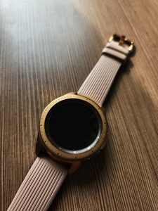 Samsung galaxy watch (4 фото из 5)