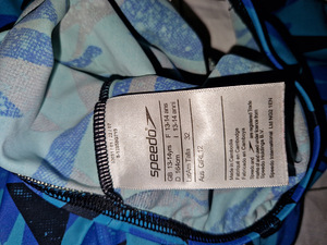 Speedo trikoo 164cm / 13-14a (2 foto / 4)