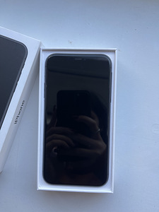 iPhone 11 (3 фото из 3)