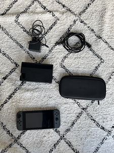 Nintendo Switch (5 фото из 5)