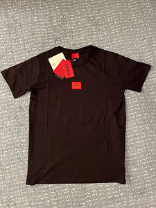 HUGO BOSS (1 фото из 2)