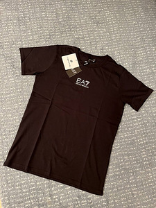 EA7 (1 foto / 2)