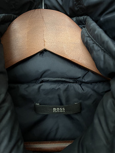 Пуховик Hugo Boss 36 размер. (6 фото из 6)
