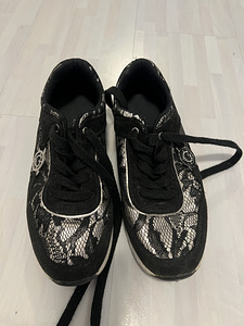 Guess tossuds.37 (2 foto / 6)