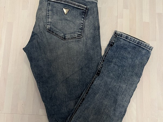 Guess teksad s.26