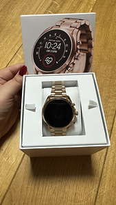 Умные часы Michael Kors mkt5088 (1 фото из 1)