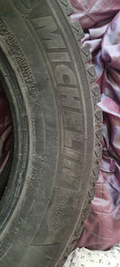 Продам шины Мишелин 225 65 R17 универсал m+s (1 фото из 3)