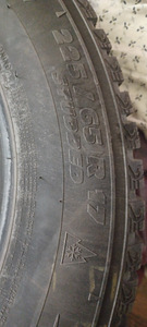 Продам шины Мишелин 225 65 R17 универсал m+s (2 фото из 3)