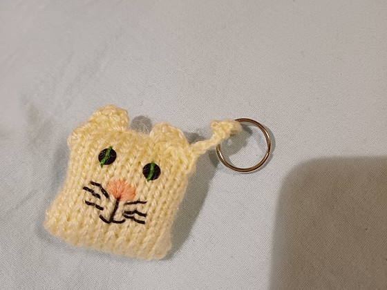 Вязаный кот, брелок для ключей