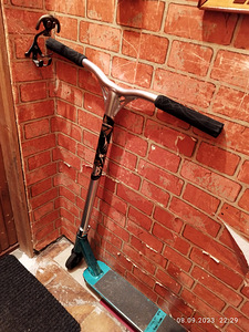 MÜÜAN SUUREPÄRASES SEISUKORRAS TUNT-ROLLER 40EUR (1 foto / 1)