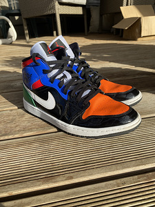 Jordan 1 Mid SE Multi Patent (Limited Edition) (1 фото из 5)