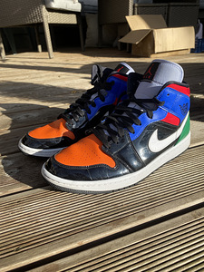 Jordan 1 Mid SE Multi Patent (Limited Edition) (2 фото из 5)