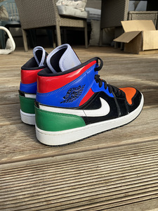 Jordan 1 Mid SE Multi Patent (Limited Edition) (4 фото из 5)