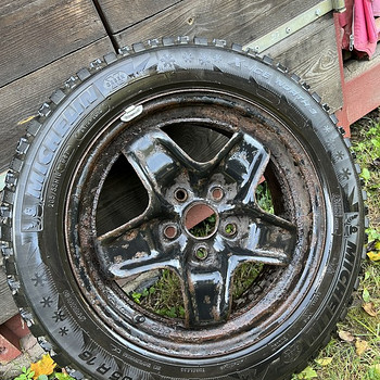 Michelin X-ICE North 3 R16 205/55 naastrehvid (7,5-8mm)