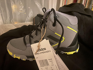 Детские бутсы Adidas 31 размер (1 фото из 1)