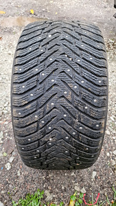 Nokian hakkapeliitta 8 1tk 285/35/19 (1 foto / 3)