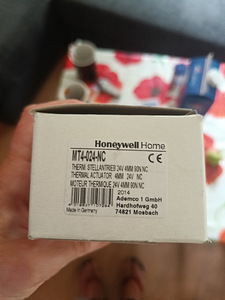 Thermoelectric actuator Honeywell (1 foto / 3)