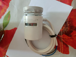 Thermoelectric actuator Honeywell (2 foto / 3)