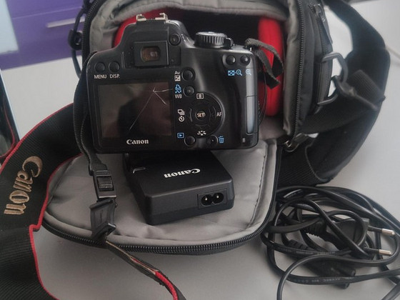 Canon Eos 1000d + kohver + laadja