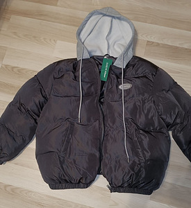Продам новую куртку (1 фото из 2)