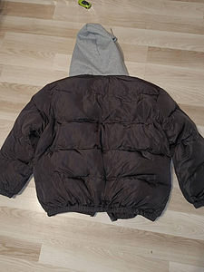 Продам новую куртку (2 фото из 2)