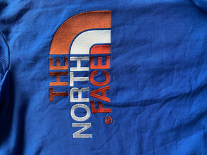 Hoodie the north face (2 foto / 5)