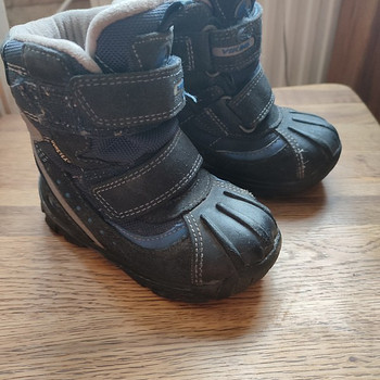 Продам детские сапоги Viking