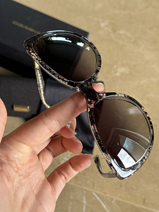 DOLCE & GABBANA päikeseprillid (9 foto / 10)