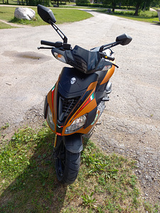 Müüa motoroller (1 foto / 3)