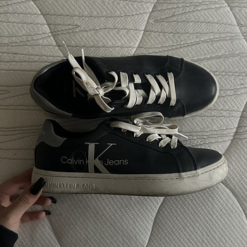 Продаю кроссовки Calvin Klein.