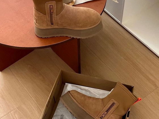 UGG