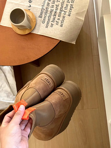 UGG (2 foto no 7)
