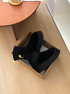 UGG (5 foto no 7)