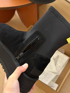 UGG (6 foto no 7)