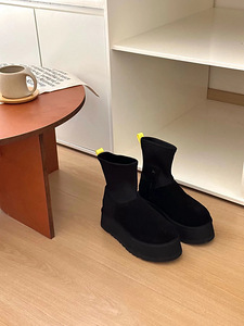 UGG (7 foto no 7)
