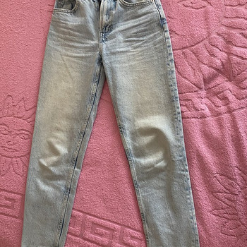 Джинсы Bershka