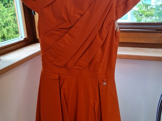 Oranž kleit Elisabetta Franchi xs suurus/Оранжевое платье