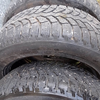 Двухшипованные шины Bridgestone Blizzak 225/55R17