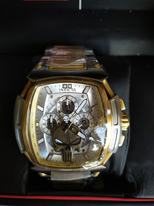 INVICTA Marvel Punisher Limited Edition Gold 37617. (8 фото из 8)