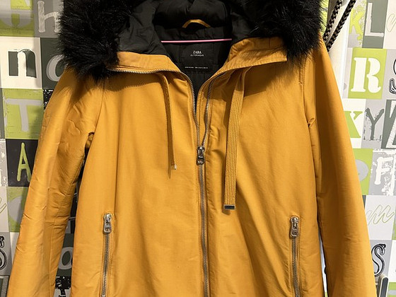 Зимняя куртка Zara, размер S.