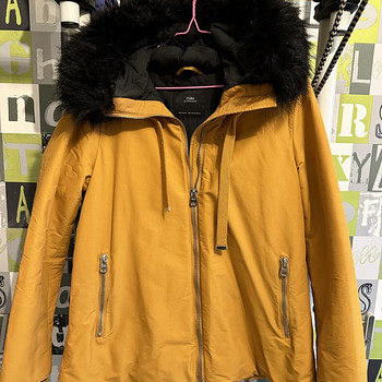 Зимняя куртка Zara, размер S.