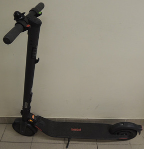 Электрический самокат Seagway Ninebot E25E + зарядка (3 фото из 6)