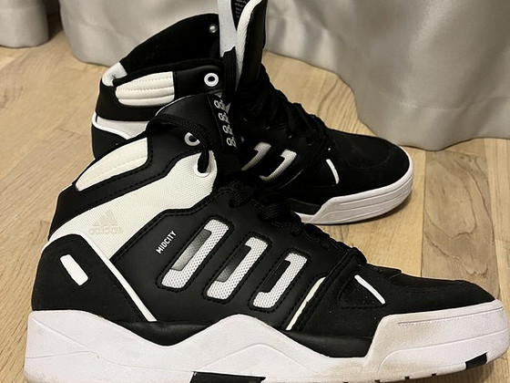 Adidas кроссовки, как новые, 42р