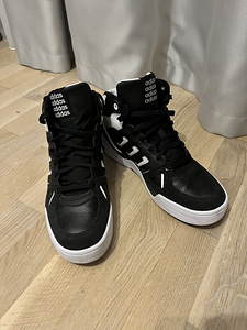 Adidas tossud, nagu uued, 42r (3 foto / 3)