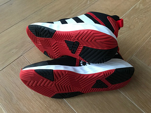 Adidas korvpallitossud, s 371/3 (2 foto / 3)