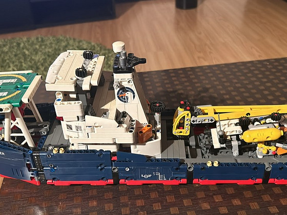 Рыболовная лодка Lego