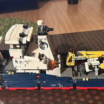 Рыболовная лодка Lego