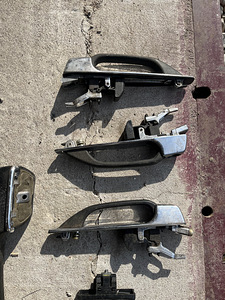 Mercedes benz w123 kroom iluvõre ukselingid ja lukkud (5 foto / 9)