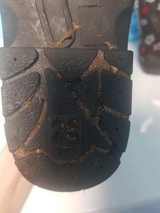Uueväärsed kummiksaapad s. 28 stp. 18 sm. (3 foto / 6)