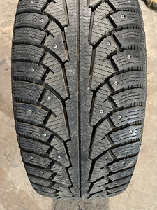 Nokian 275/60 R18 ketaste naastrehvid (4 tk) (3 foto / 3)